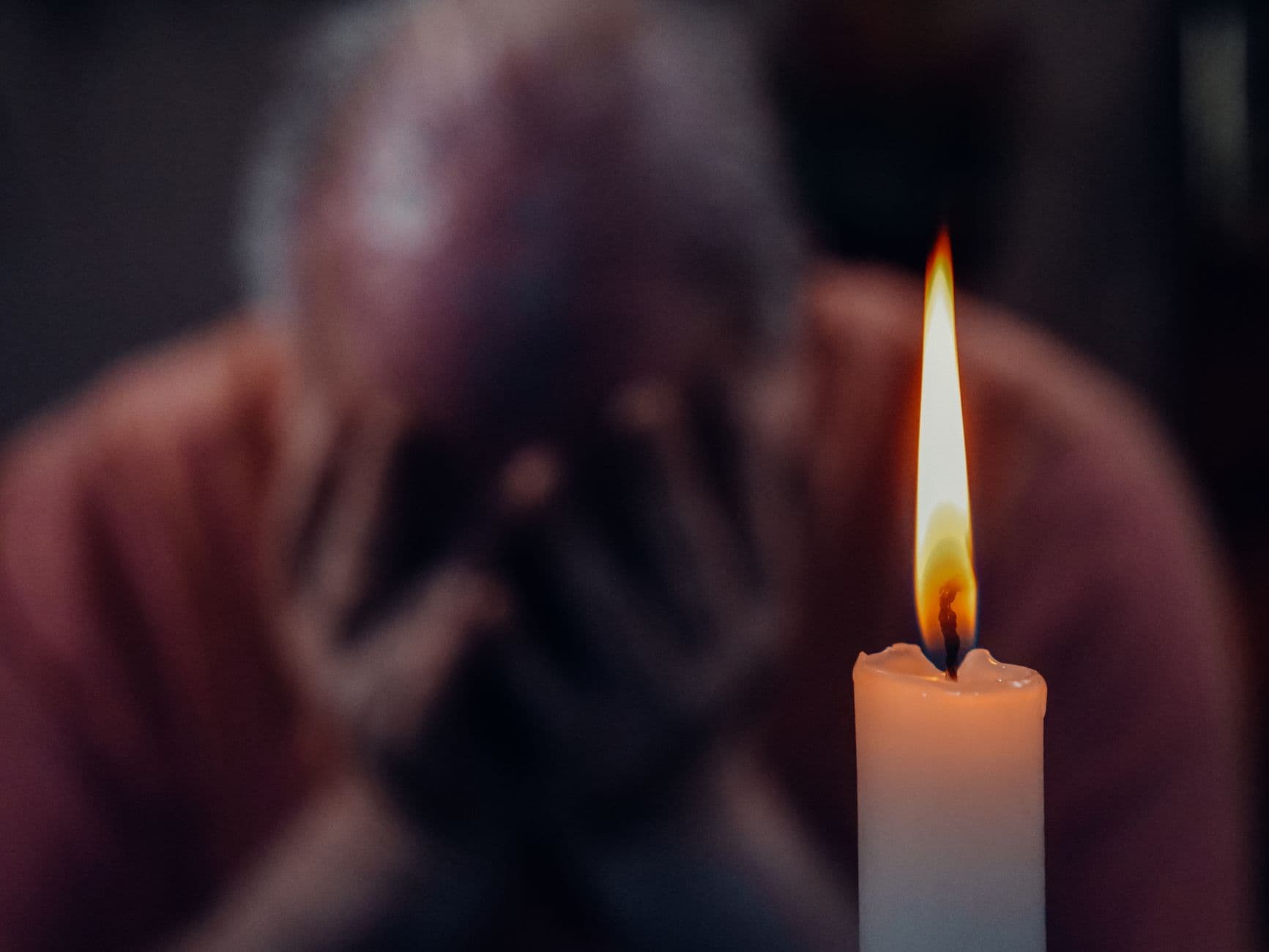 Acusan a trabajadora social de Florida de robar $99,000 a pacientes con demencia