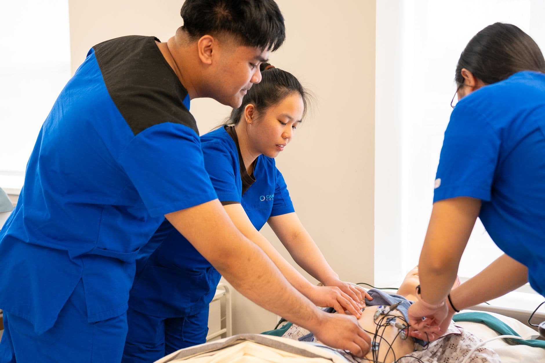 Alumnos argentinos diseñan una tráquea artificial para entrenar a médicos