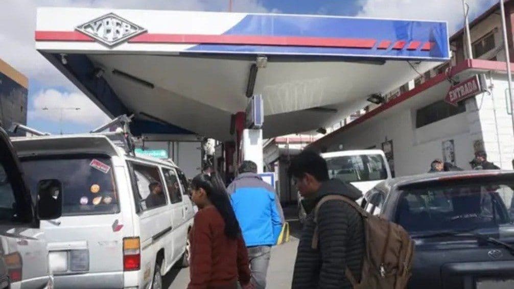 Bolivia congela el precio del gas licuado tras eliminar los subsidios a los combustibles