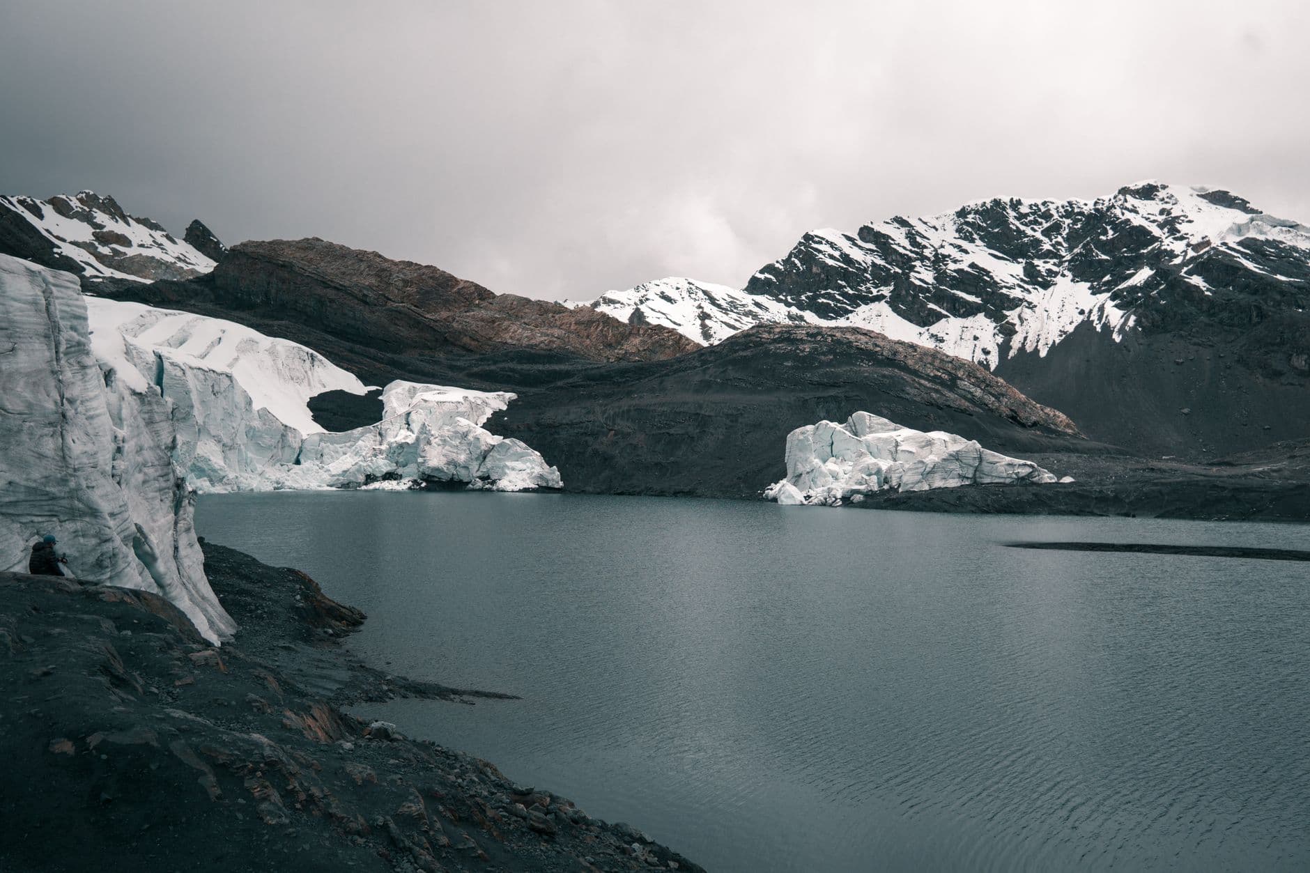 Científicos alertan sobre riesgo de aluviones glaciares en la cordillera de los Andes