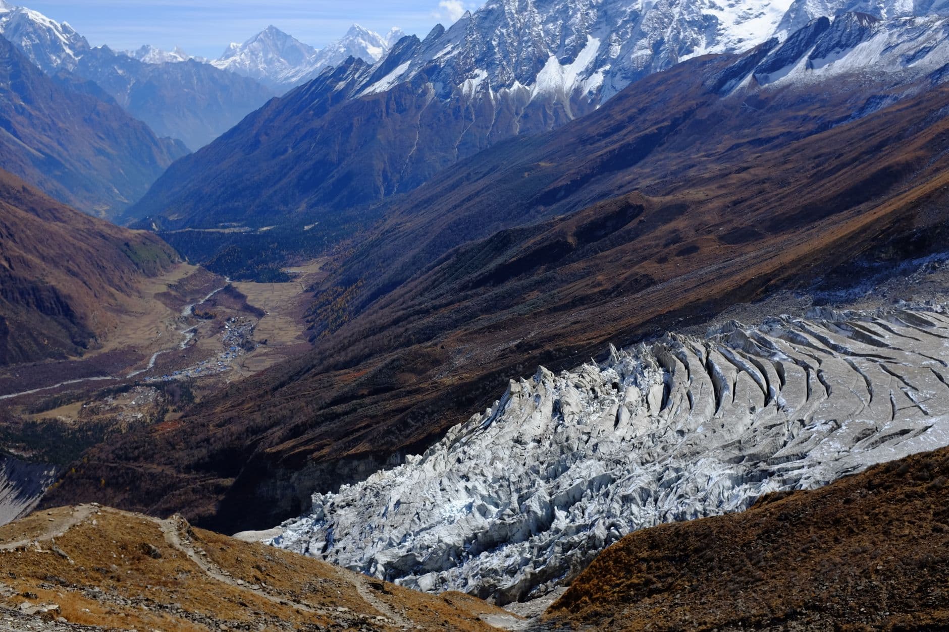 Científicos de EEUU vinculan la trágica inundación en Nepal al colapso de un glaciar