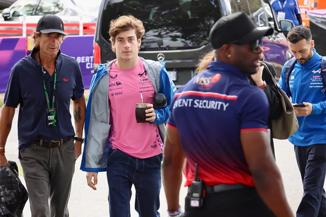 Colapinto firmó una vuelta límite y metió su Alpine en el Q3 de Bakú