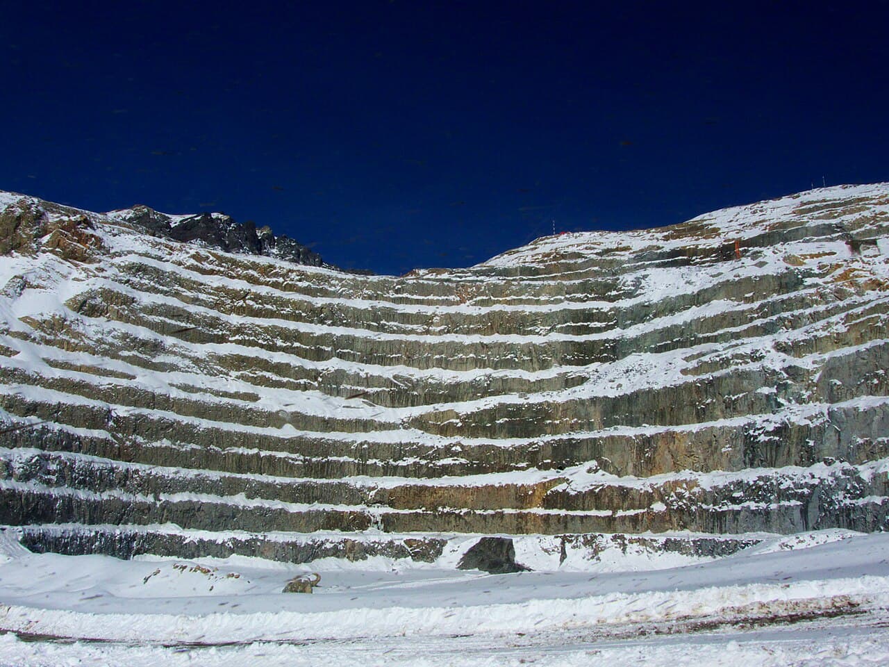 Confirman la muerte de dos trabajadores tras un alud en una mina de Codelco en Chile