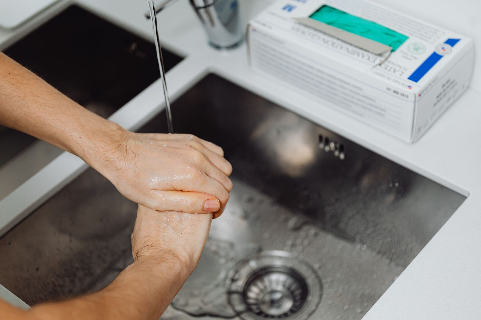 Contaminación cruzada en la cocina: los errores cotidianos que ponen en riesgo la salud familiar