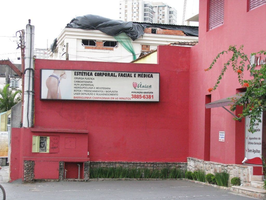 Desmantelan clínica clandestina en Bogotá: falsos médicos habrían operado a más de 200 pacientes en un garaje