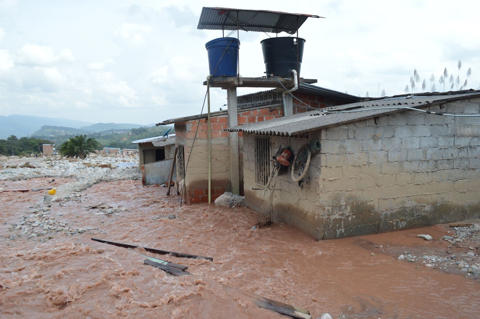 Ecuador activa alerta roja en todo el país por el impacto de El Niño