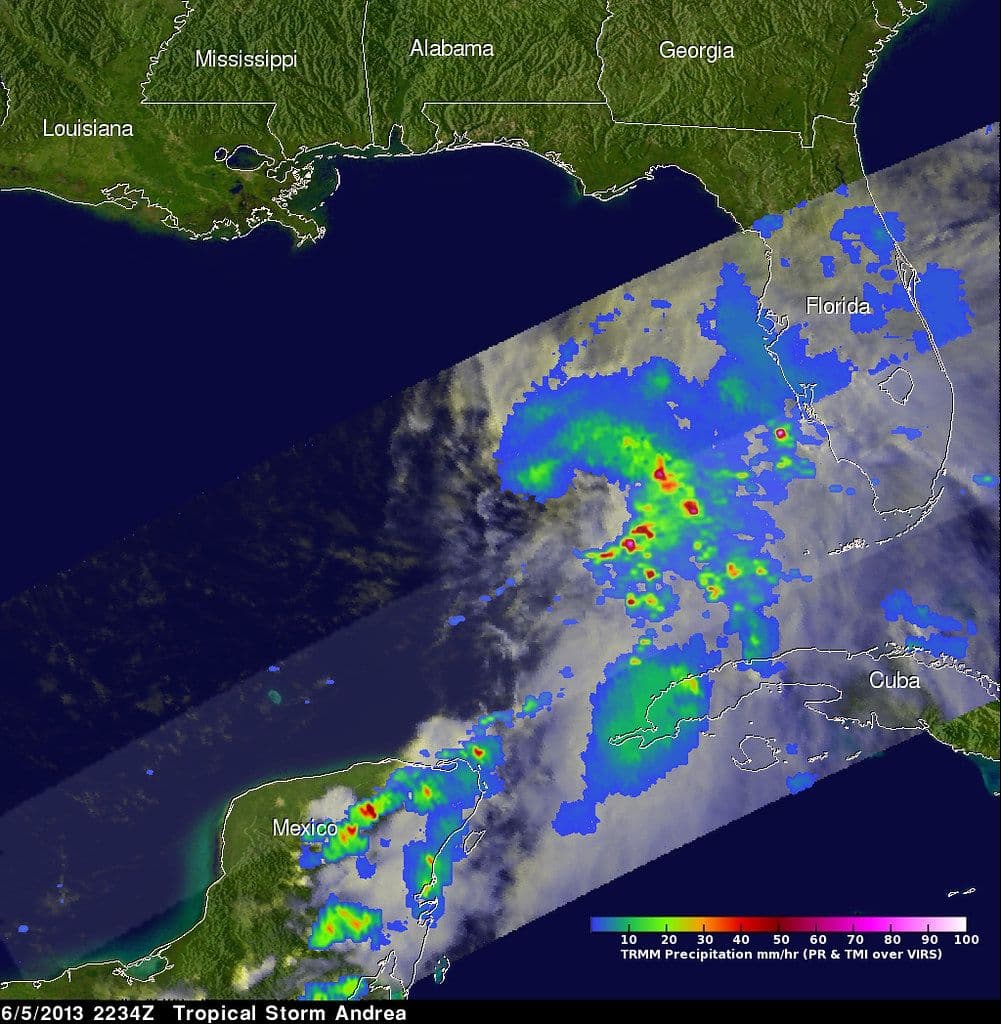 Edouard pierde fuerza y pasa a depresión tropical, pero Texas enfrenta riesgo de inundaciones severas