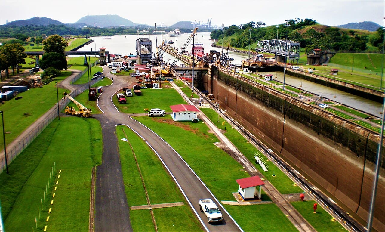 El Canal de Panamá restringe el paso de buques por la sequía provocada por El Niño