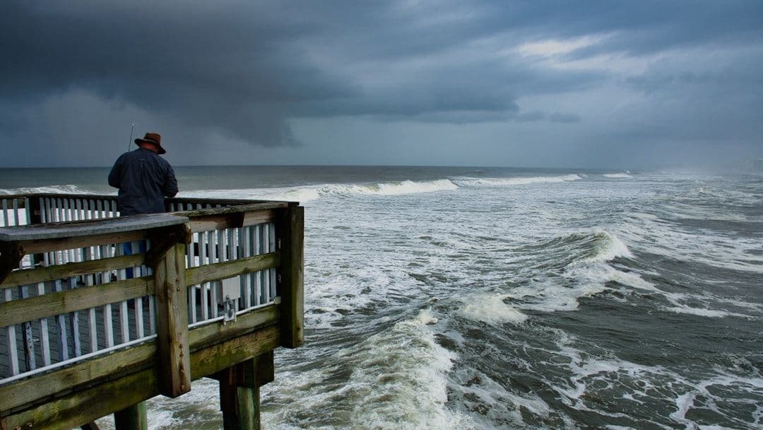 El oleaje del huracán Marie inunda playas de California y dispara la alerta por corrientes peligrosas