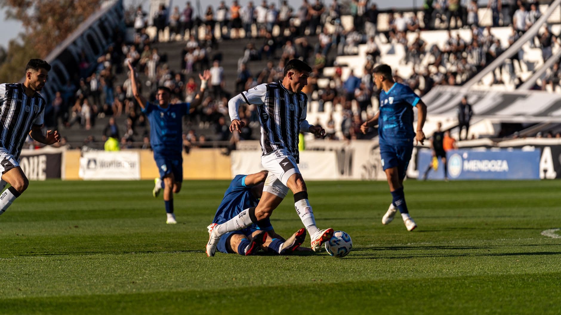 Estudiantes de Río Cuarto se despide de la Primera División tras una temporada para el olvido