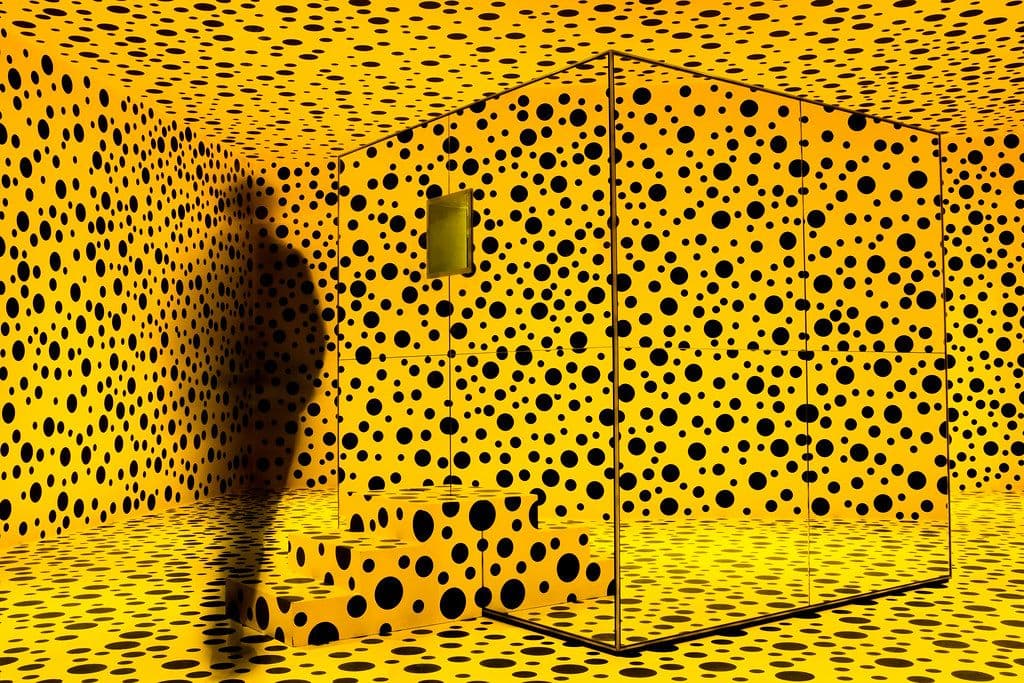 Falleció Yayoi Kusama, la artista de los lunares infinitos, a los 97 años