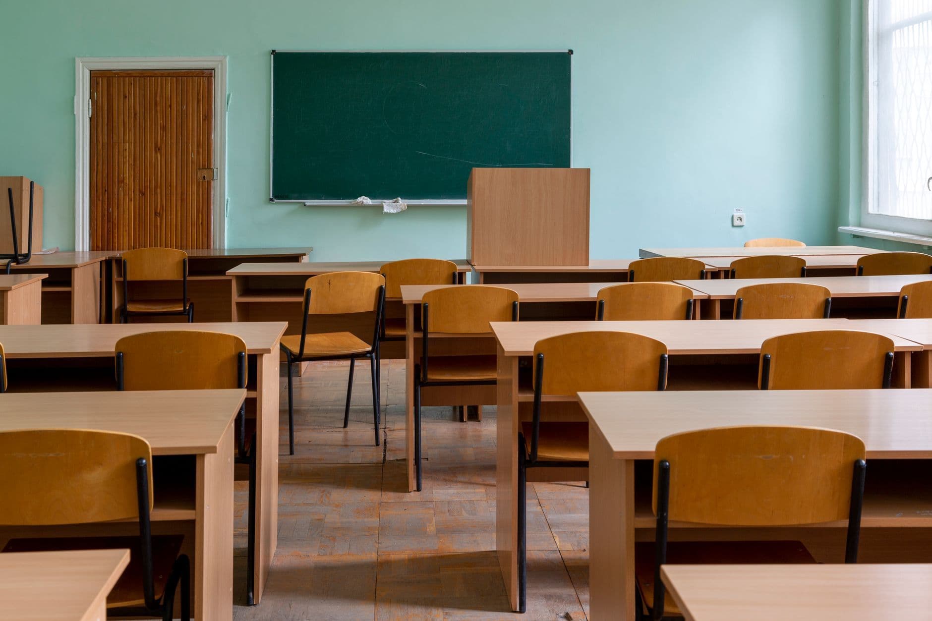 Huelga docente marca el regreso a clases en Cataluña en medio de tensión con el Govern
