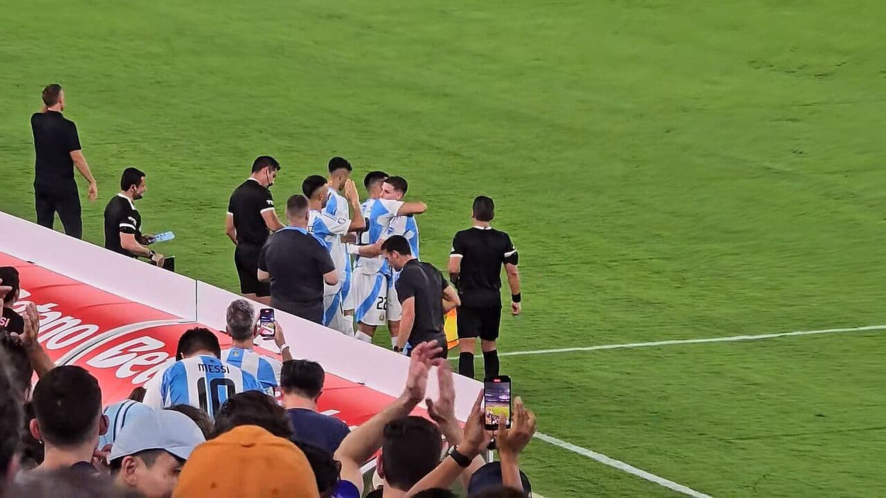 Julián Álvarez brilla pero el Liverpool remonta y hunde al Atlético en Anfield