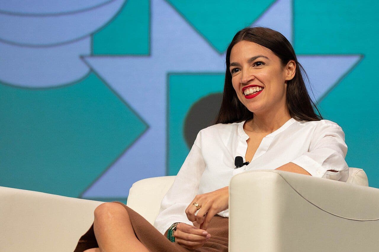 La congelación de óvulos de Ocasio-Cortez: una decisión personal que se volvió gesto político
