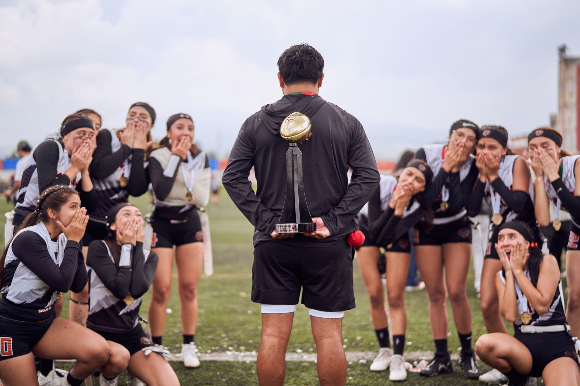 La NFL flexibiliza sus reglas de celebración y permite los gestos de brindis en el campo