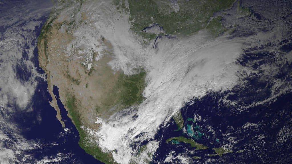 Lluvias, calor extremo y un huracán marcan el pronóstico para el fin de semana del Día del Trabajo en EE.UU.