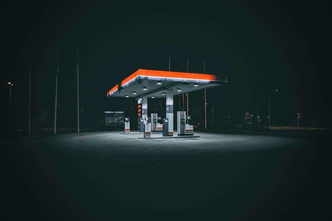 Los precios de la gasolina en EEUU marcan una racha histórica de más de 4 dólares el galón