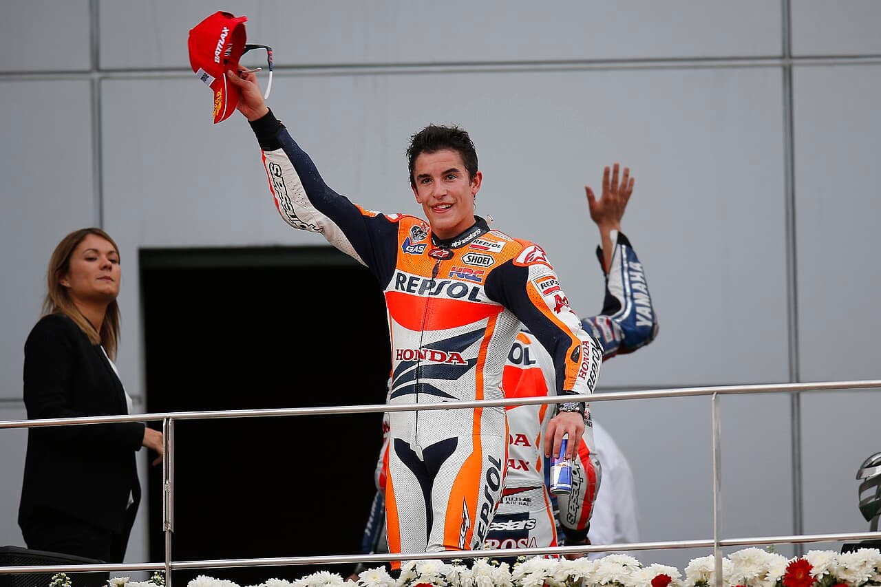 Marc Márquez traslada la presión a Acosta tras el cambio de asfalto