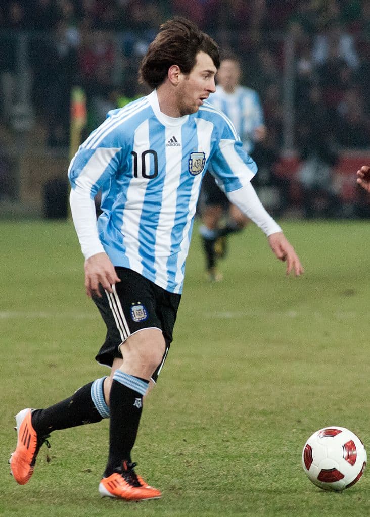 Messi llegó a Ezeiza para su despedida con la Selección en el Monumental