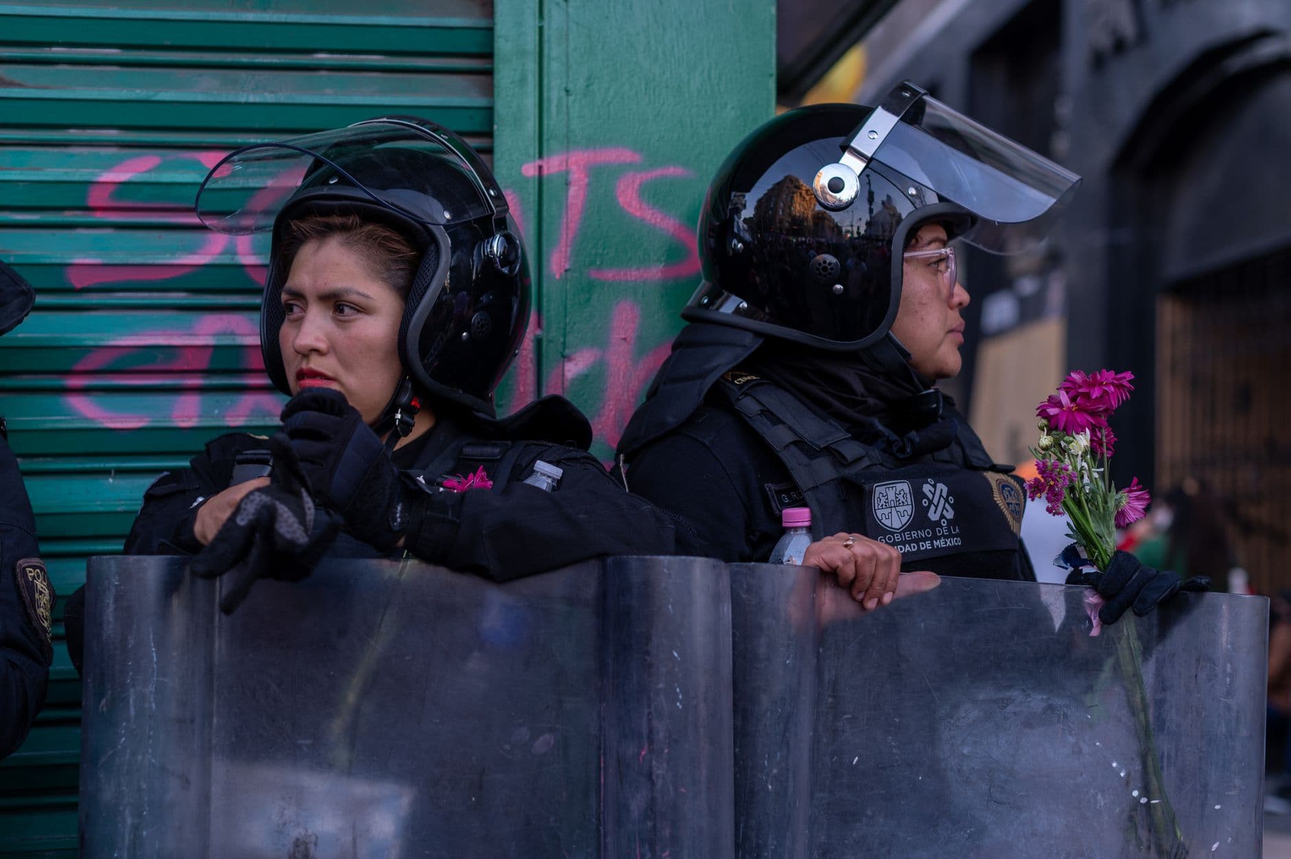 Miles de trabajadores del IMSS toman las calles de Ciudad de México en jornada de protestas y caos vial