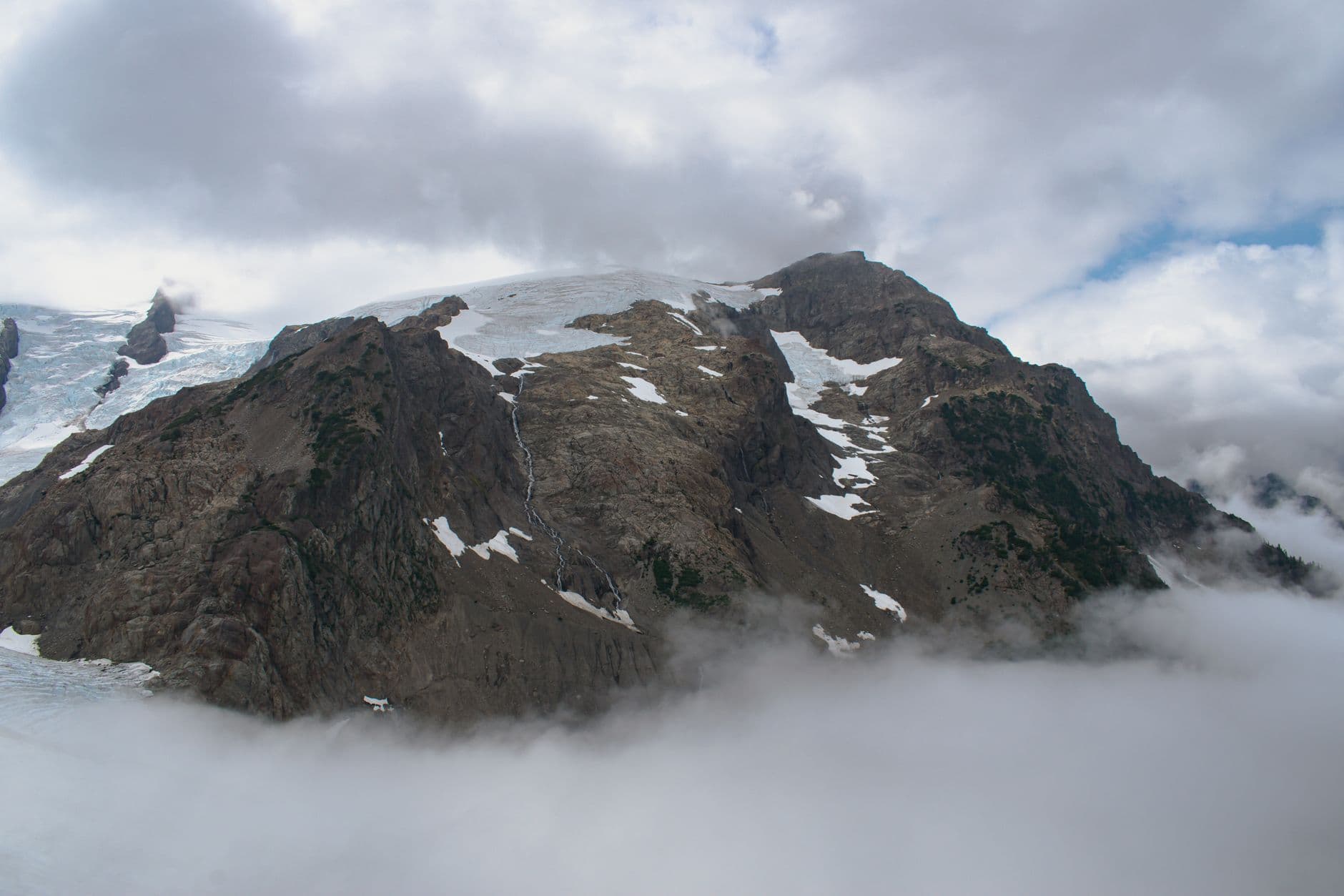 Nepal: confirman que un derrumbe de hielo, y no un sismo, causó las inundaciones mortales