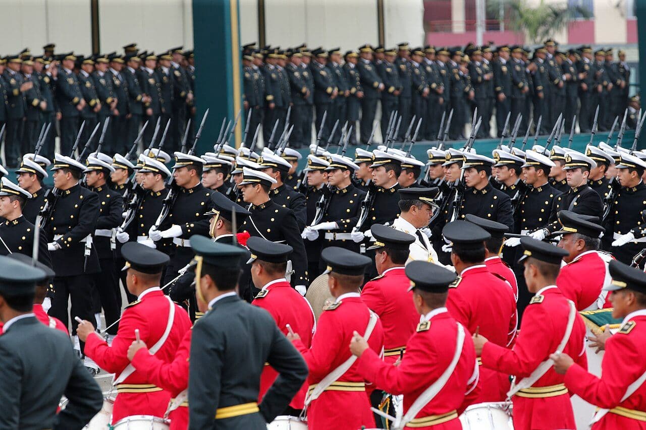 Perú: publican el cuadro de vacantes para el ascenso de oficiales de la PNP en 2027