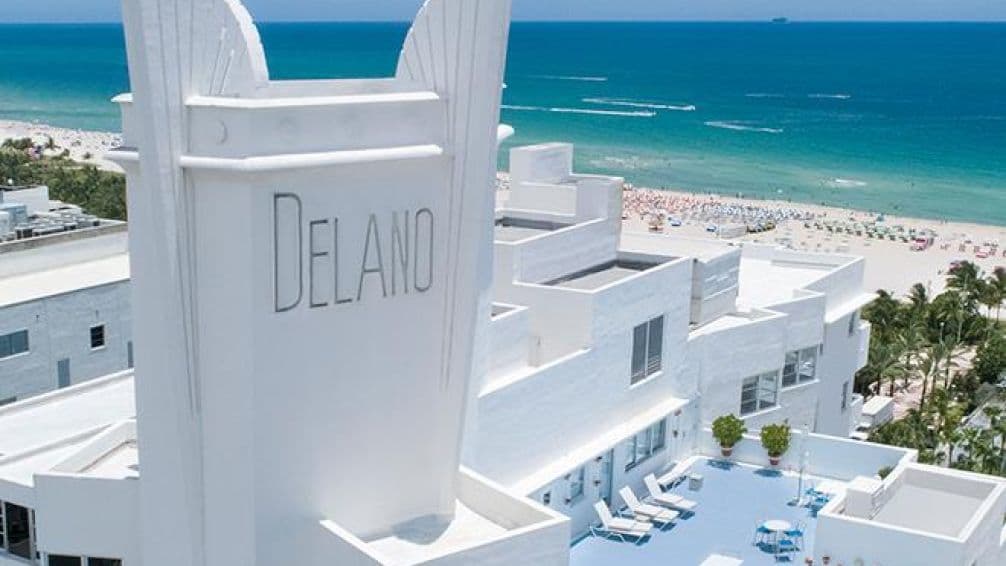 Reabrió el histórico Delano Miami Beach: así luce el renovado hotel que marcó una época en South Beach