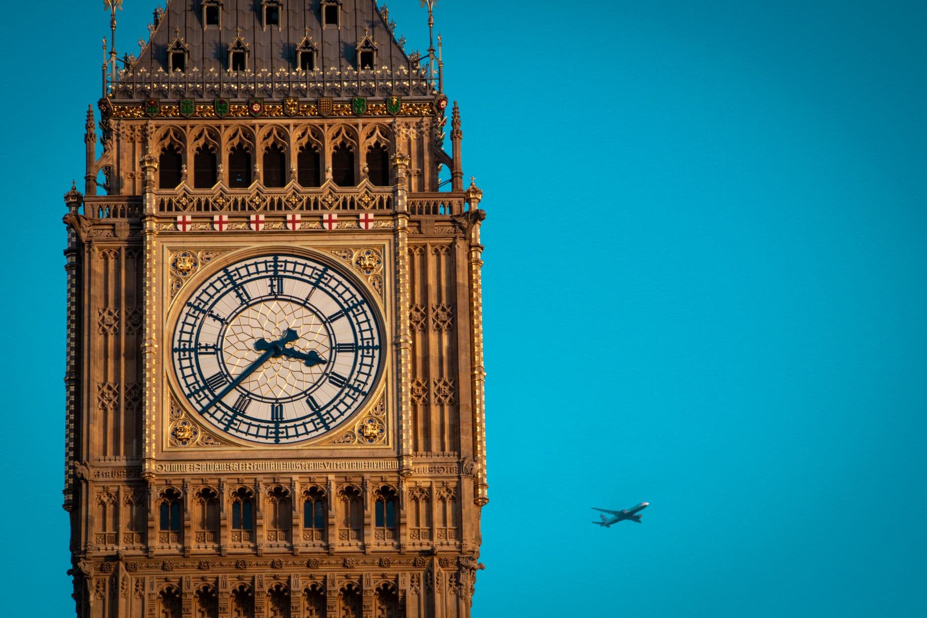 Séptimo arresto en Londres por el incidente cerca de la base aérea que usa EEUU en Reino Unido