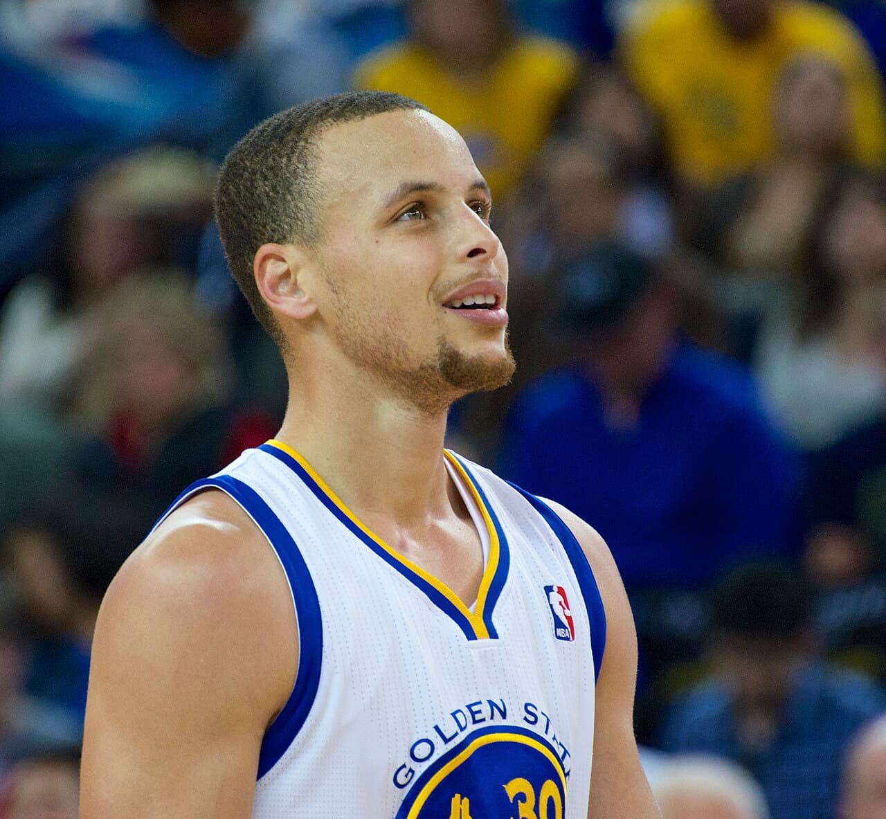 Stephen Curry renueva con los Warriors por dos años y 116 millones de dólares
