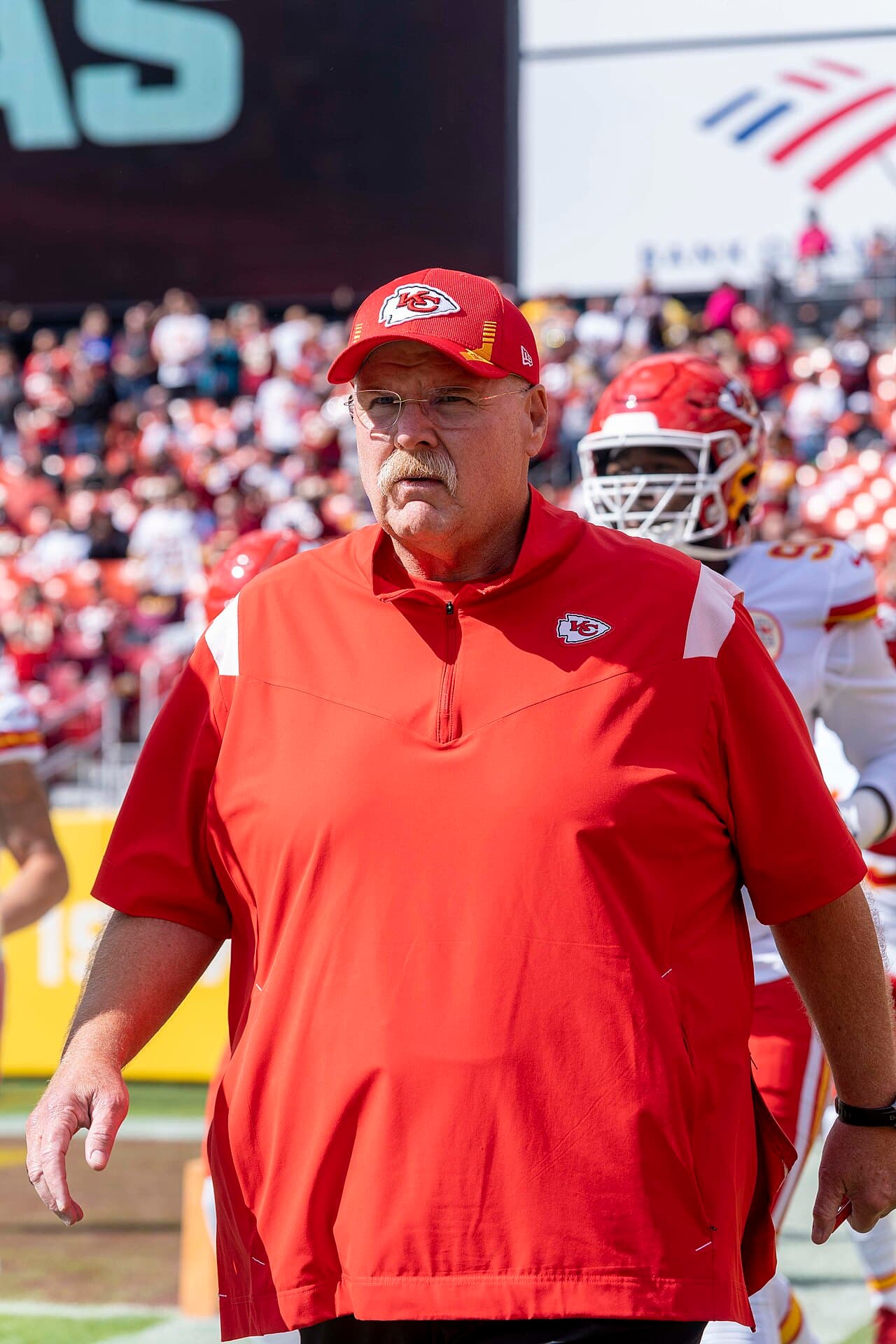 Thornton sufre una luxación de tobillo en triunfo de los Chiefs; el equipo "está en contacto" con Tyreek Hill