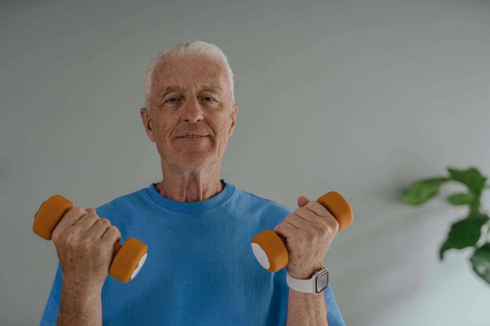 Un cardiólogo especializado en longevidad detalla las cinco claves para envejecer con mejor salud