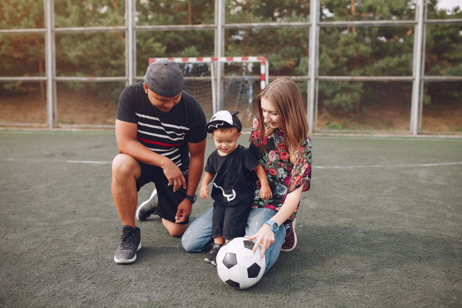 Un niño español de 10 años y 10 kilos enfrenta el fin de su sueño futbolístico por una enfermedad ultrarrara