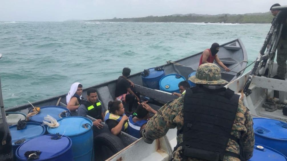 Una niña de ocho años murió en un naufragio de una embarcación con migrantes en la costa de Panamá