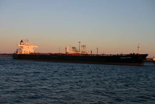 Venezuela reporta recuperación del 95% en el puerto de La Guaira tras los sismos de agosto